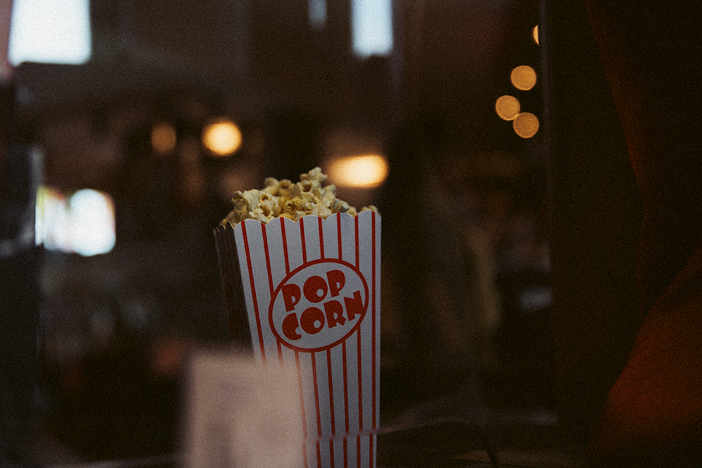 Becher voller Popcorn im KinoCafe Millstatt